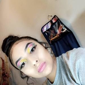 Meet your Posher, Laila